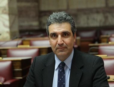 «Εξηγήσεις» για το «να καεί, η... πο...να η Βουλή» από τον βουλευτή της Ενωσης Κεντρώων (βίντεο)